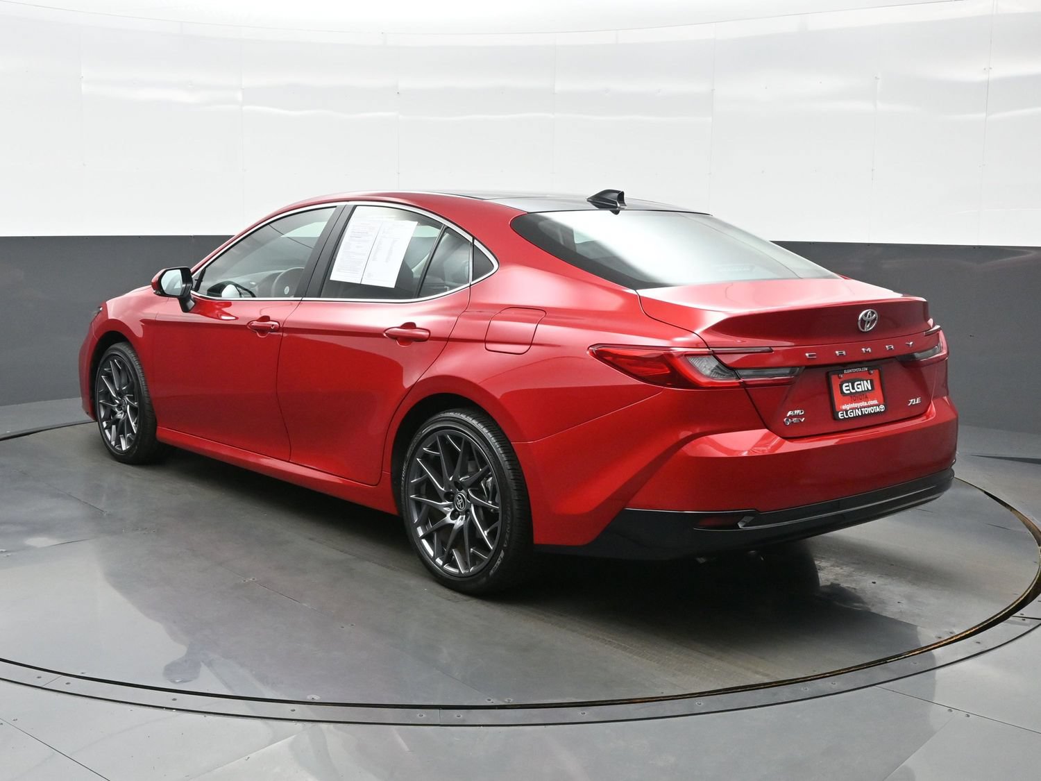 Used 2026 Toyota Camry XLE AWD/4WD image 4