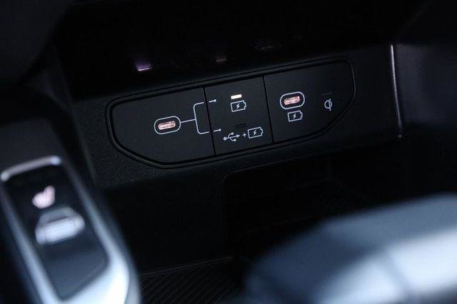 Used 2024 Kia Sorento S image 19