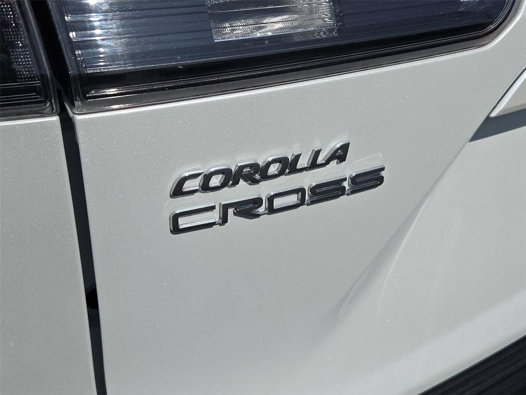 Used 2026 Toyota Corolla Cross LE FWD image 22