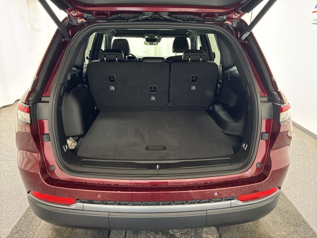 New 2026 Jeep Grand Cherokee Altitude AWD/4WD image 6
