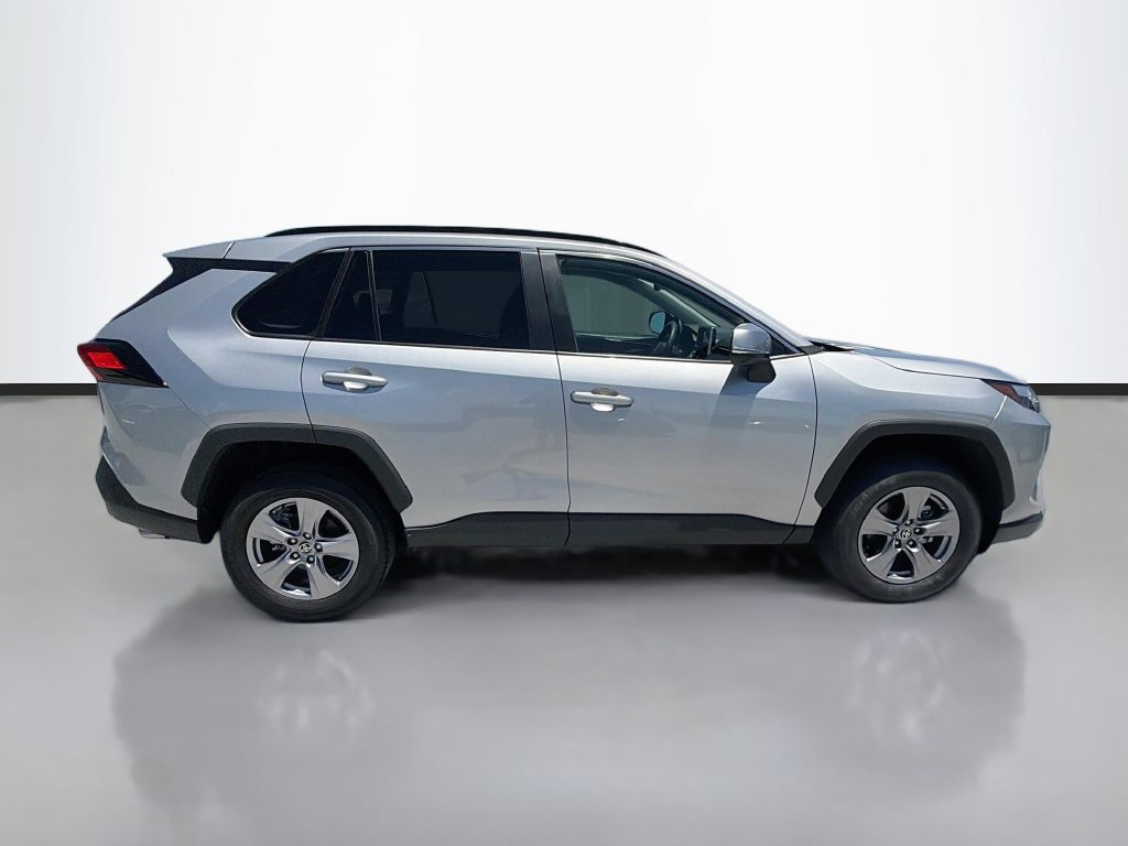 Used 2025 Toyota RAV4 XLE FWD image 8