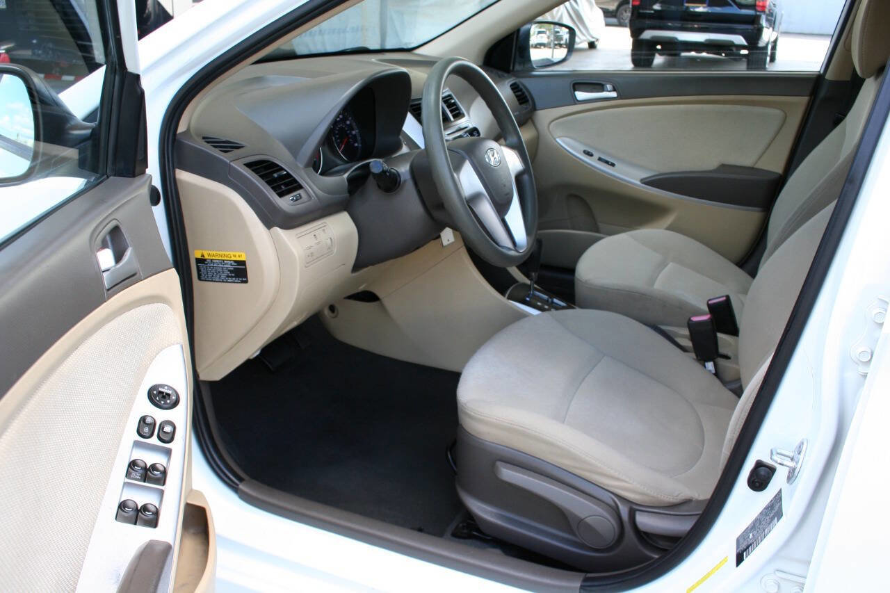 Used 2013 Hyundai Accent GLS FWD image 14