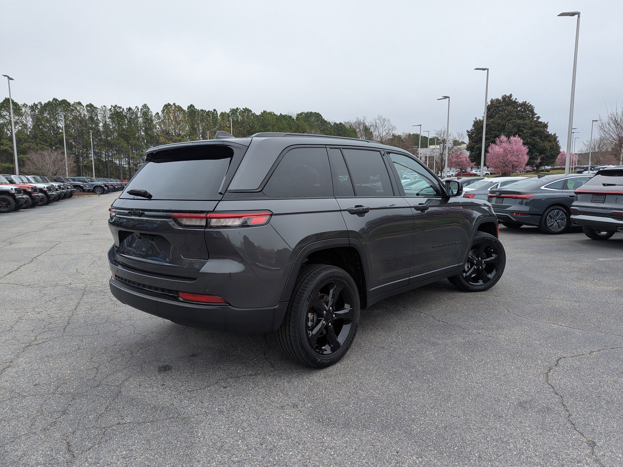 Certified 2023 Jeep Grand Cherokee Altitude image 5