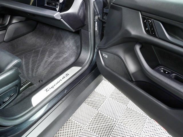 Certified 2020 Porsche Taycan 4S w/ Premium Package AWD/4WD image 29