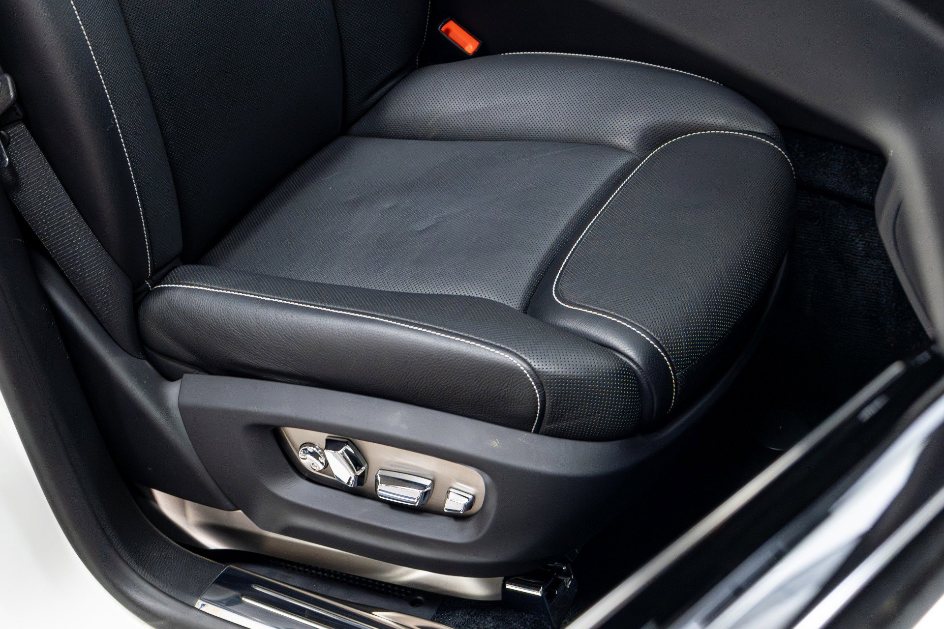 Used 2016 Rolls-Royce Ghost image 27