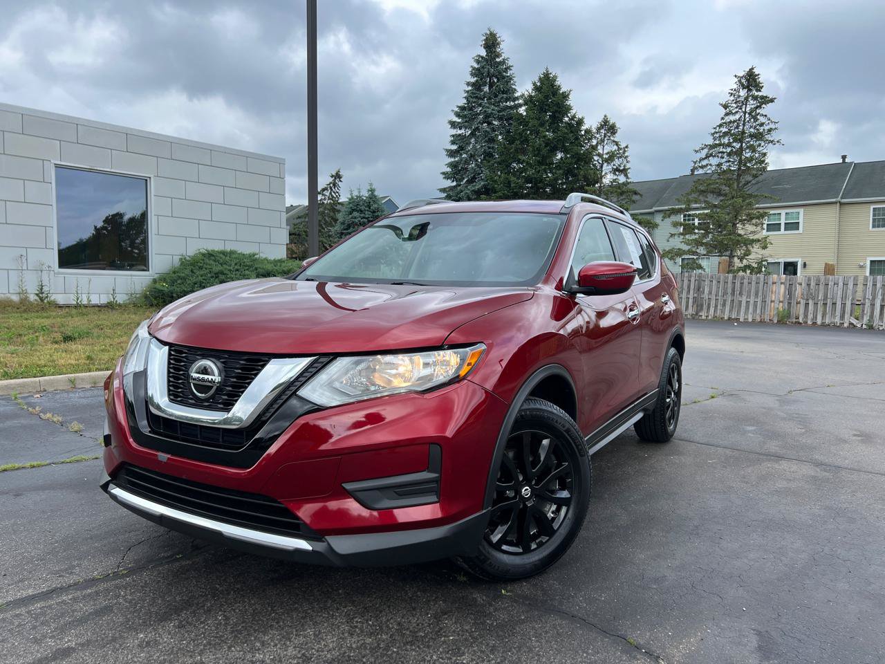 Used 2019 Nissan Rogue SV AWD/4WD image 1