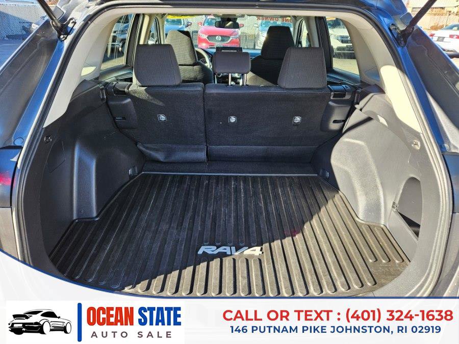 Used 2022 Toyota RAV4 LE image 21