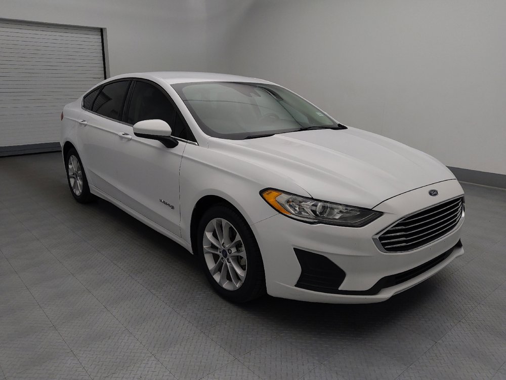 Used 2019 Ford Fusion SE FWD image 11