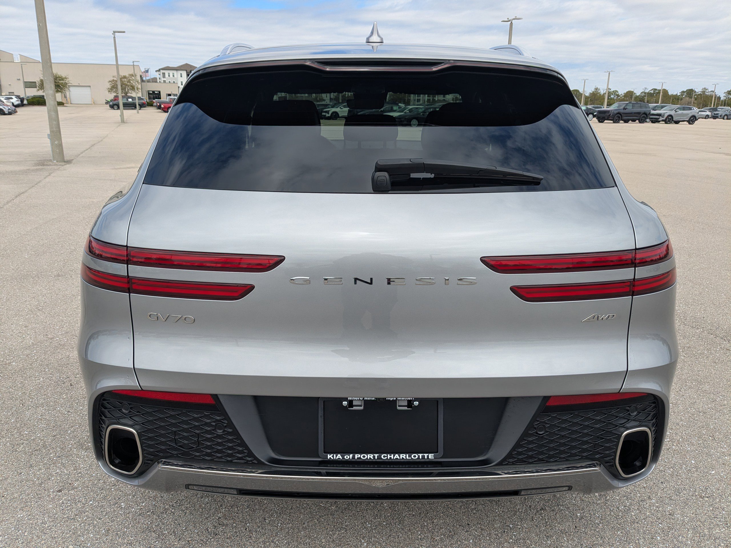 Used 2024 Genesis GV70 2.5T w/ Advanced Package image 6