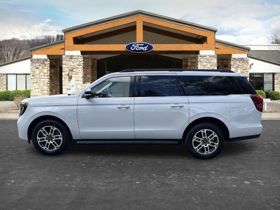 Used 2025 Ford Expedition Max Active AWD/4WD image 7