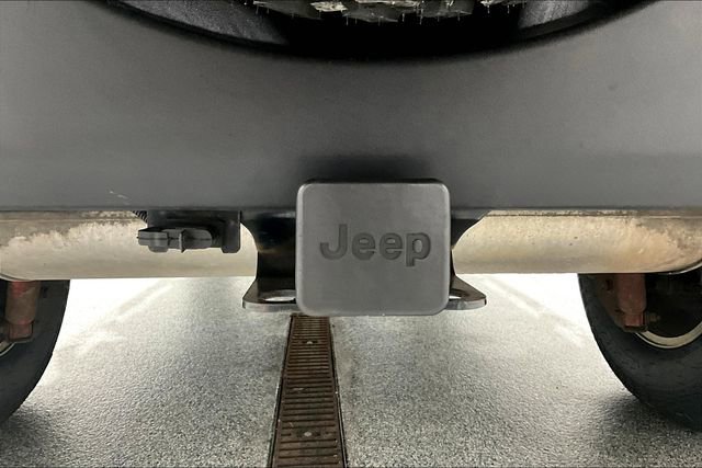 Used 2016 Jeep Wrangler Unlimited Rubicon w/ Dual Top Group image 39