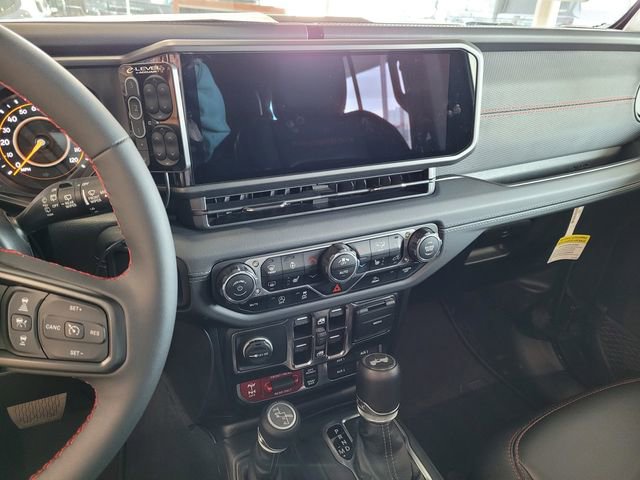 New 2024 Jeep Wrangler Unlimited Rubicon w/ Capability Package image 9