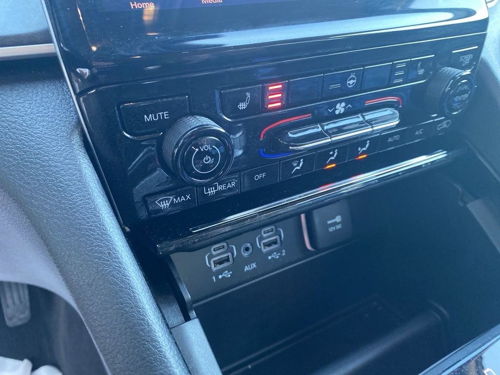 Used 2023 Jeep Grand Cherokee L Limited w/ Trailer Tow Group (B) image 24