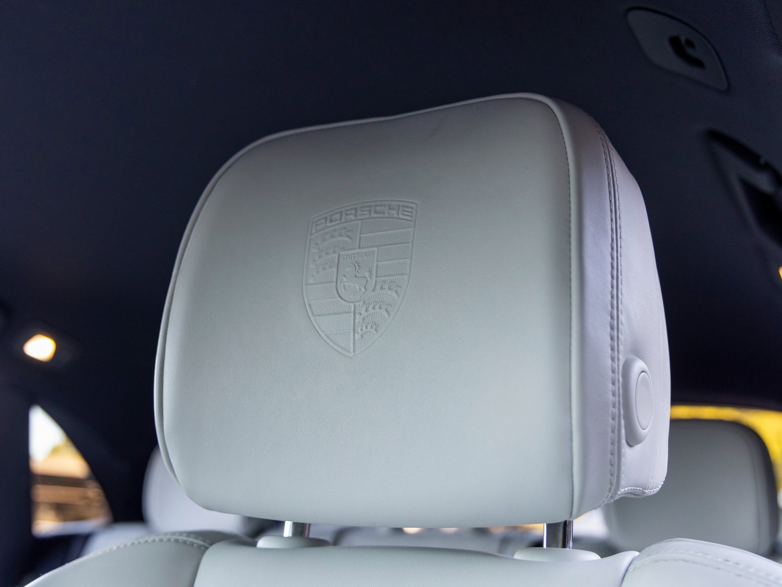 Certified 2024 Porsche Macan Turbo image 30