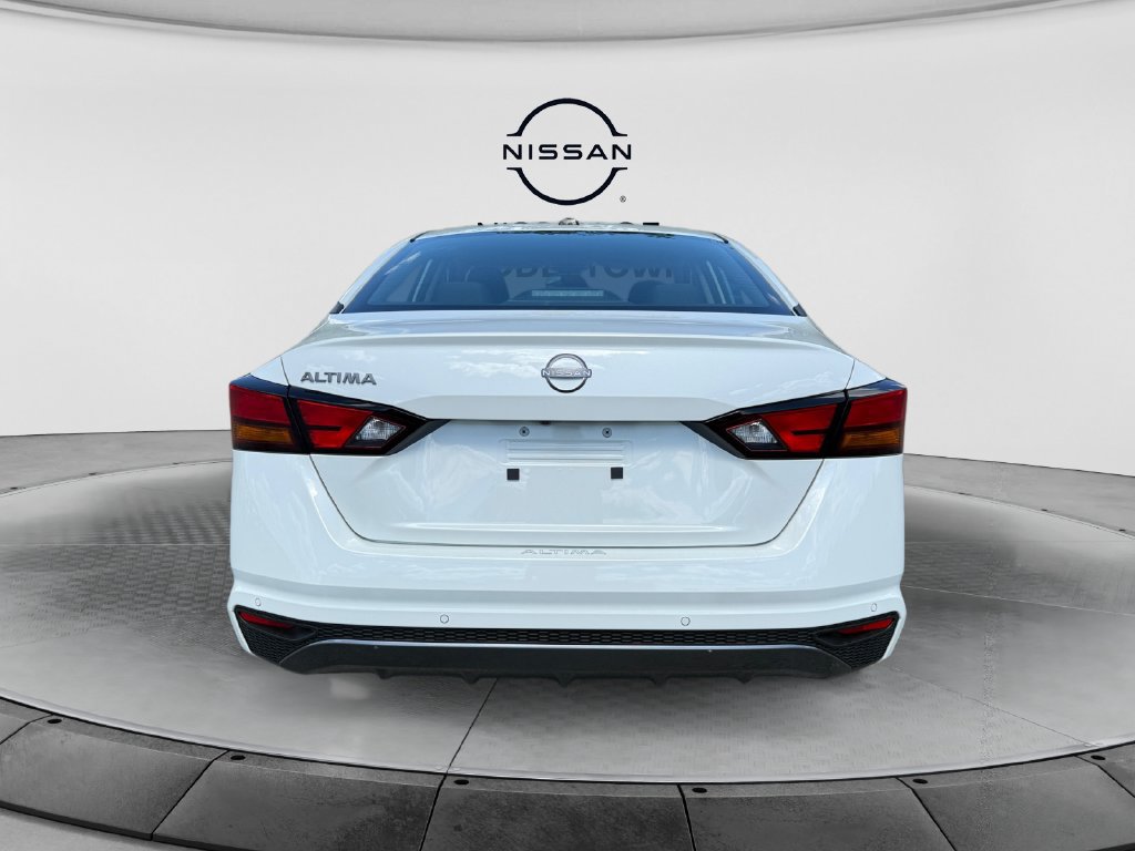 New 2026 Nissan Altima 2.5 SV FWD image 4