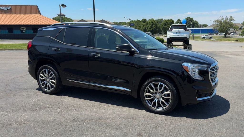 Used 2023 GMC Terrain Denali w/ Denali Premium Package AWD/4WD image 8
