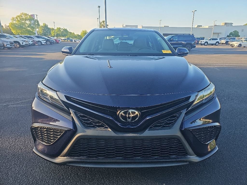Used 2021 Toyota Camry SE FWD image 4