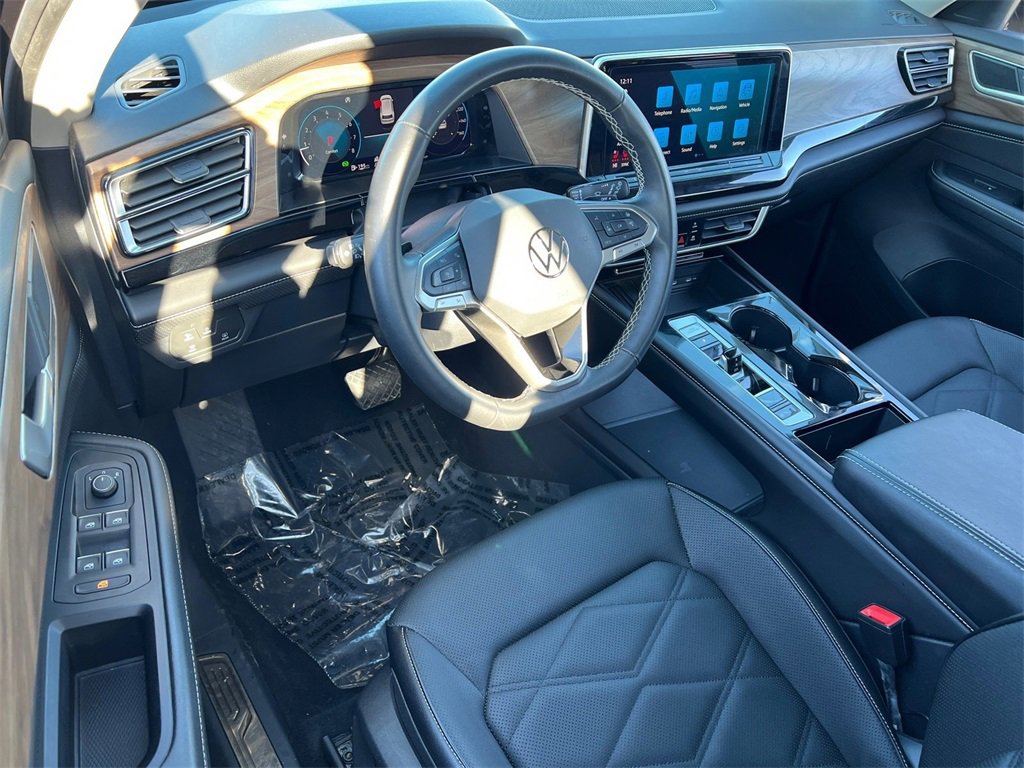Used 2025 Volkswagen Atlas SE image 7