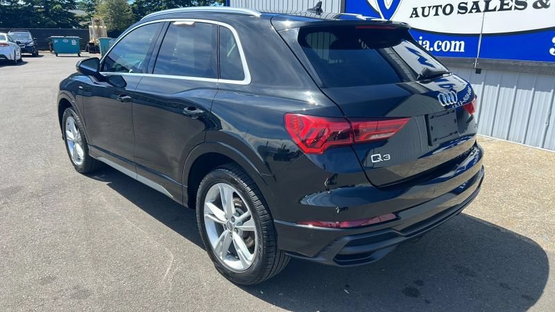 Used 2019 Audi Q3 2.0T Premium Plus w/ Premium Plus Package AWD/4WD image 11