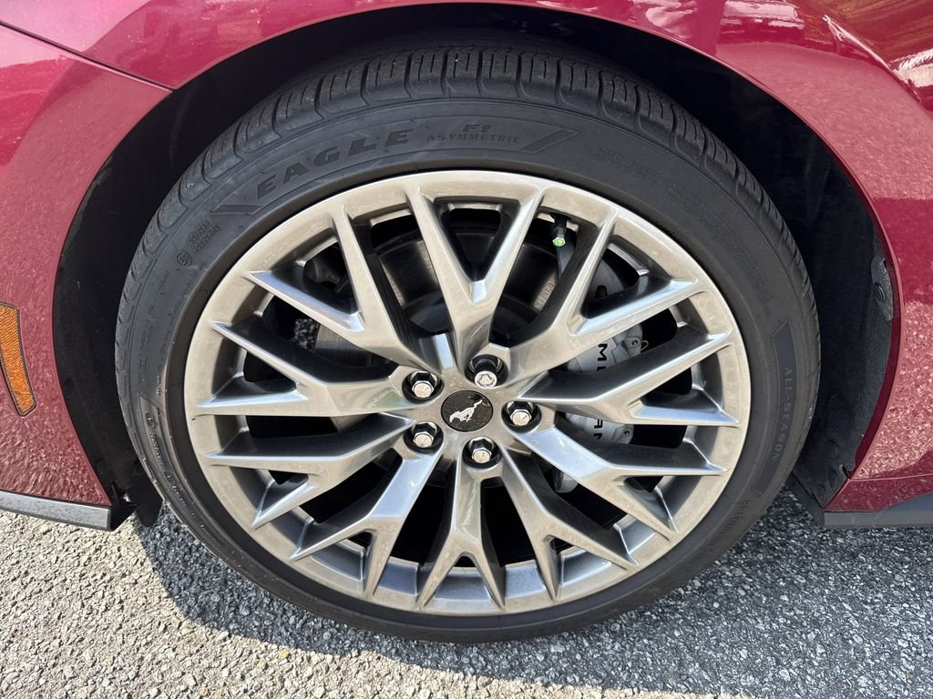Used 2025 Ford Mustang GT Premium RWD image 11