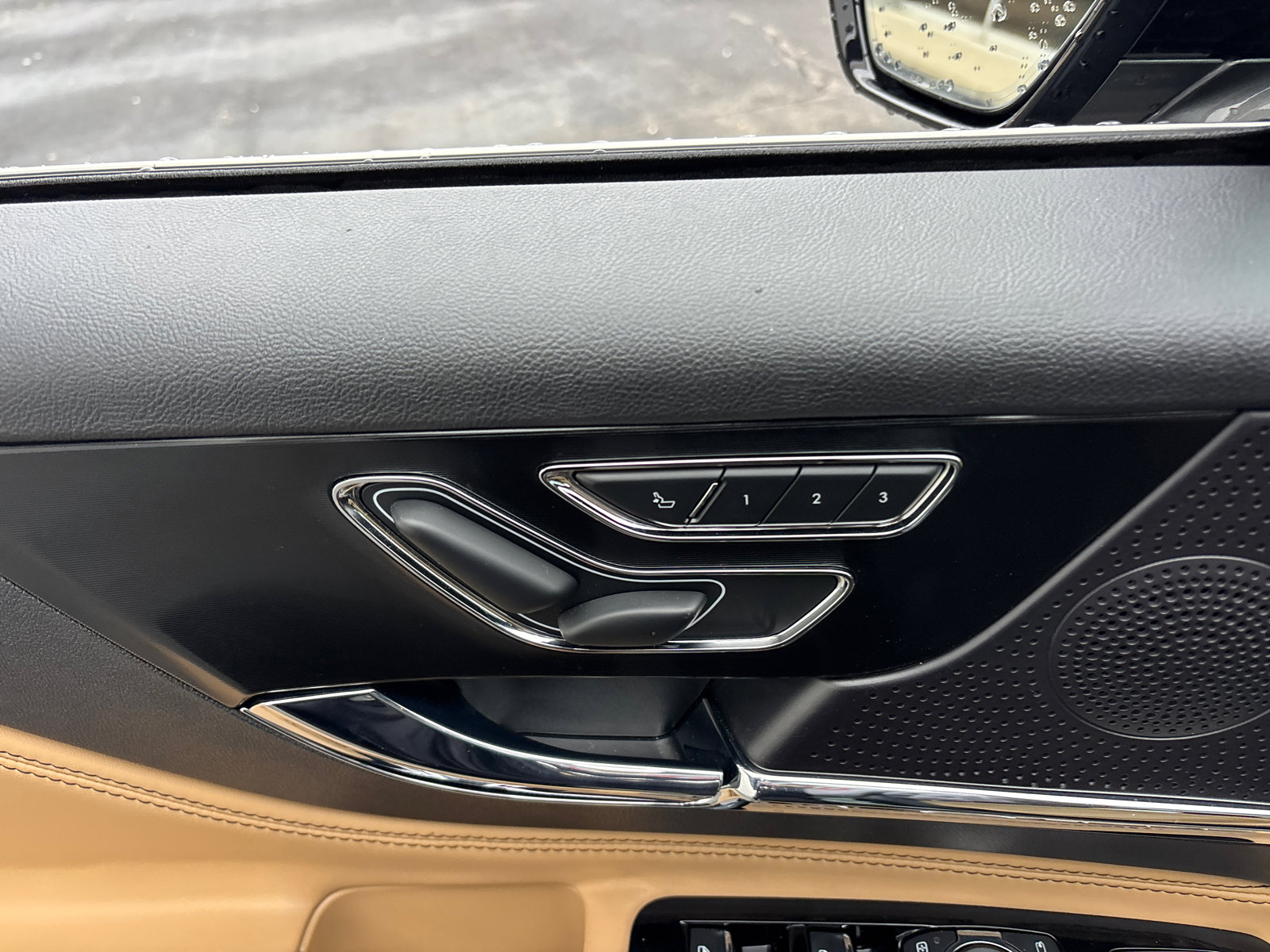 Certified 2023 Lincoln Corsair Reserve w/ Equipment Group 201A image 12