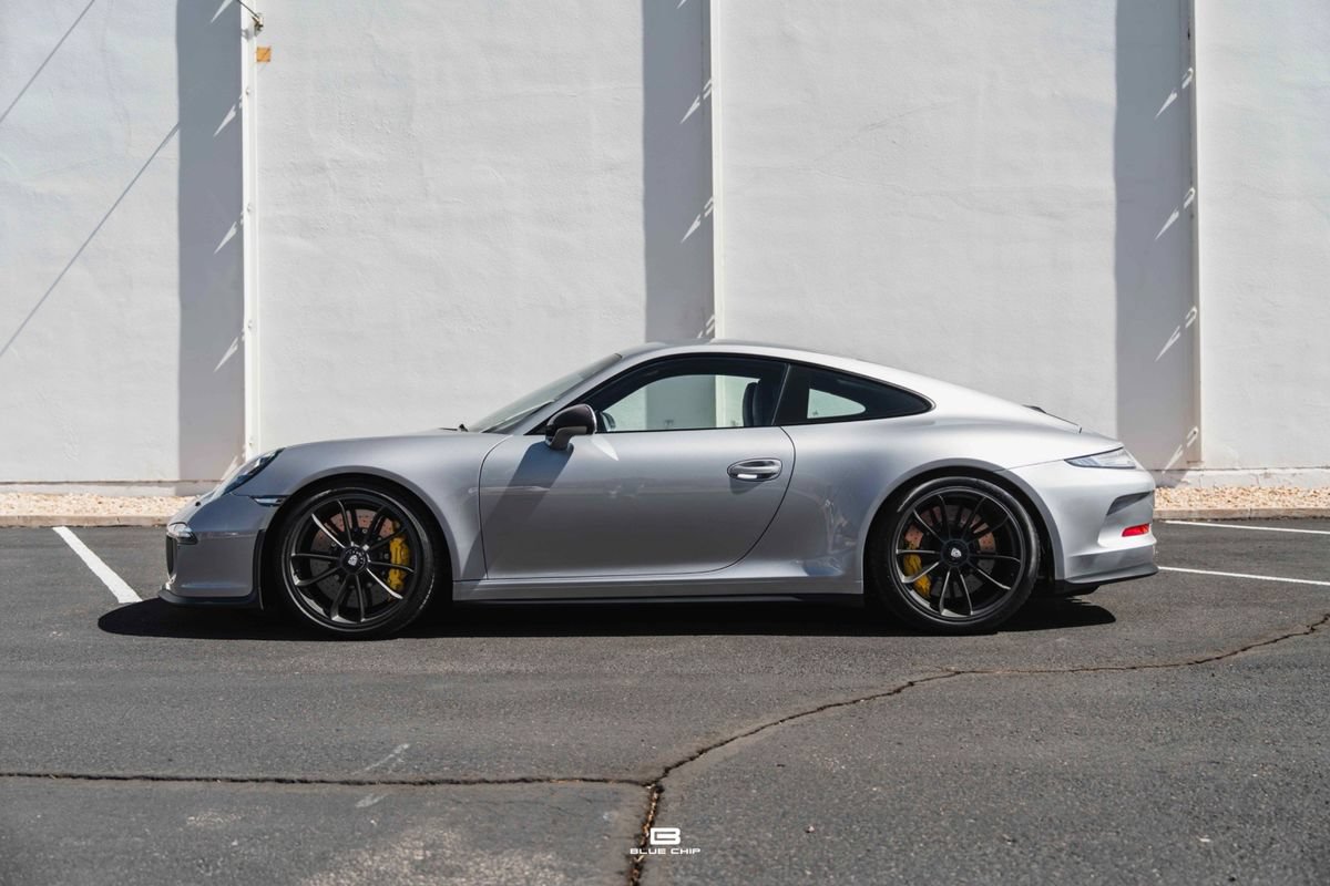 Used 2016 Porsche 911 R RWD image 6