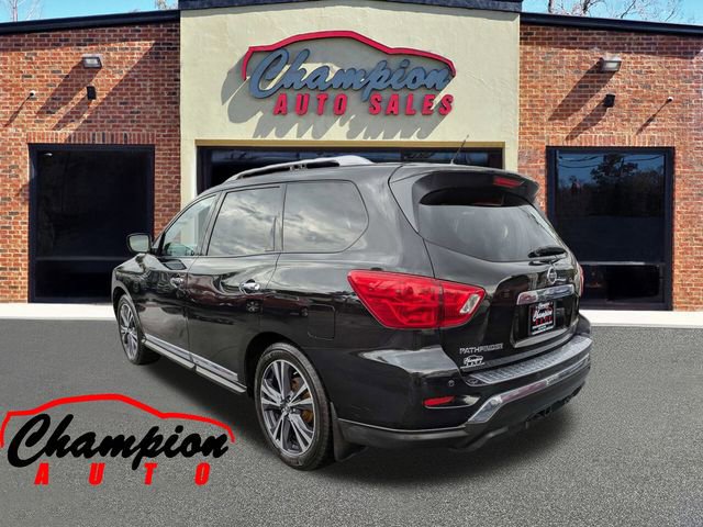 Used 2017 Nissan Pathfinder Platinum image 9