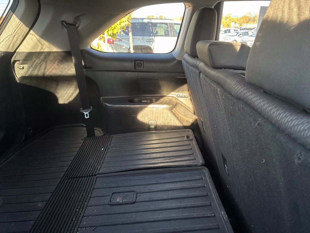Used 2019 Toyota Highlander LE AWD/4WD image 33