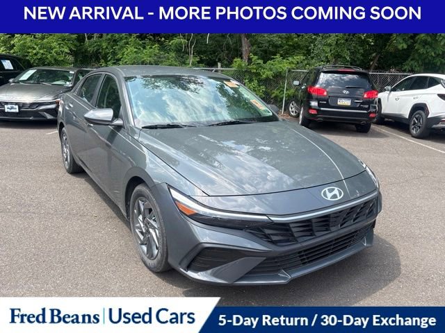 Used 2024 Hyundai Elantra SEL FWD image 3