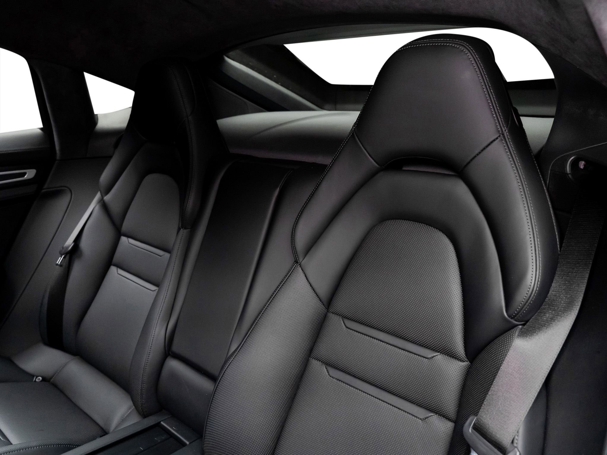 Used 2019 Porsche Panamera GTS w/ Assistance Package image 38