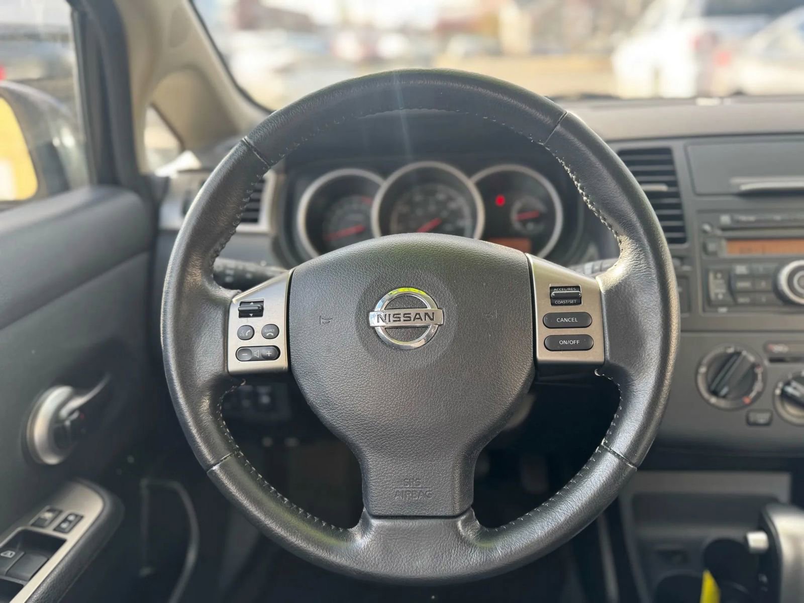 Used 2011 Nissan Versa SL w/ Premium Pkg FWD image 21