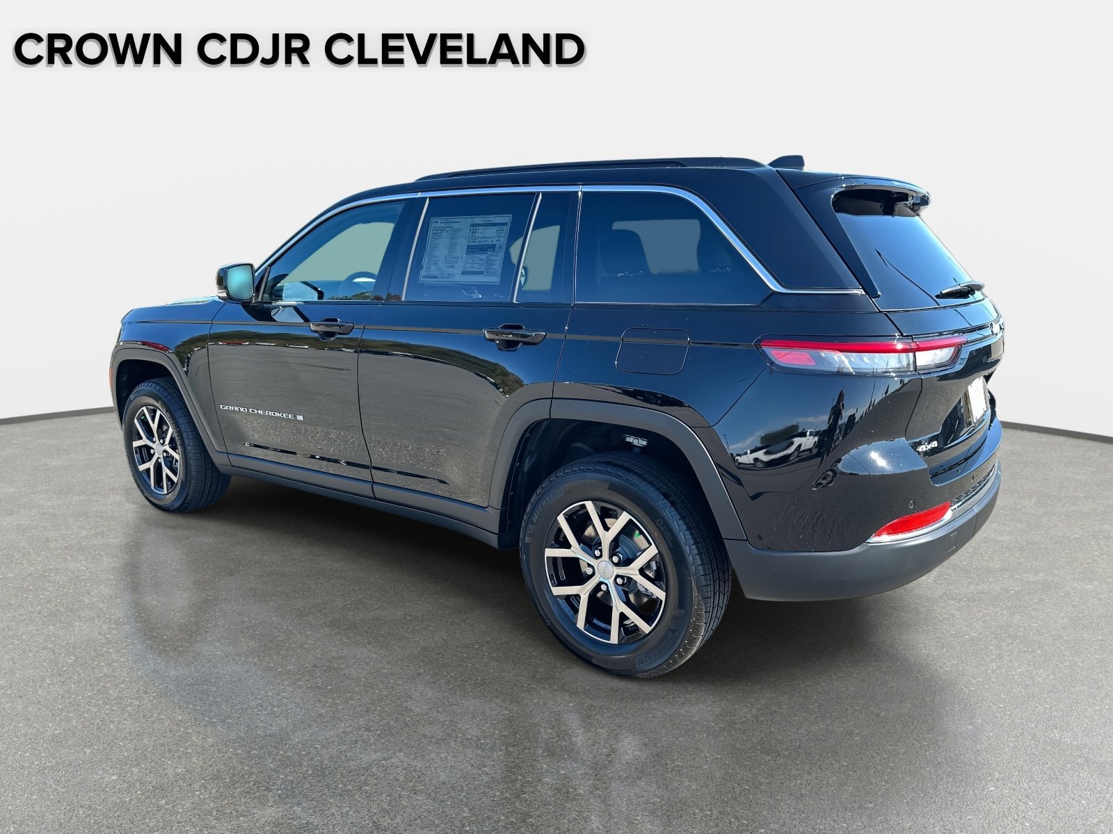 New 2025 Jeep Grand Cherokee Limited w/ Luxury Tech Group II AWD/4WD image 6