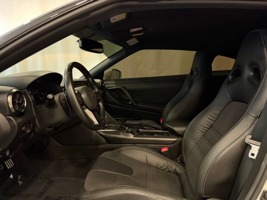 Used 2024 Nissan GT-R Premium w/ Floor Mat Package AWD/4WD image 6