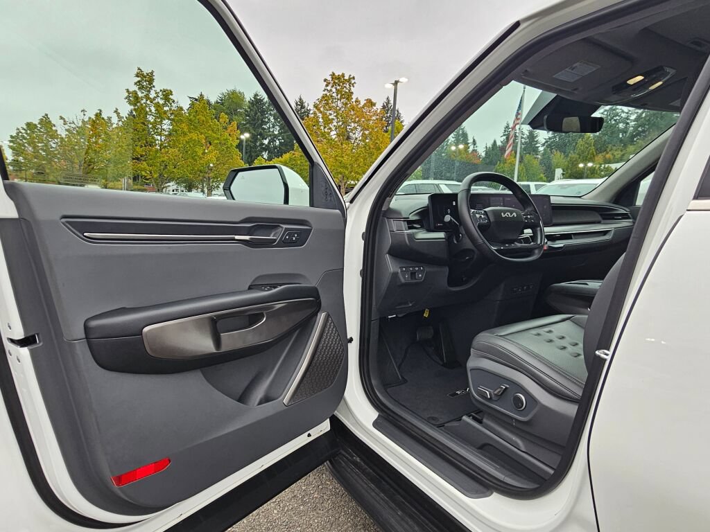Certified 2024 Kia EV9 Wind AWD/4WD image 23