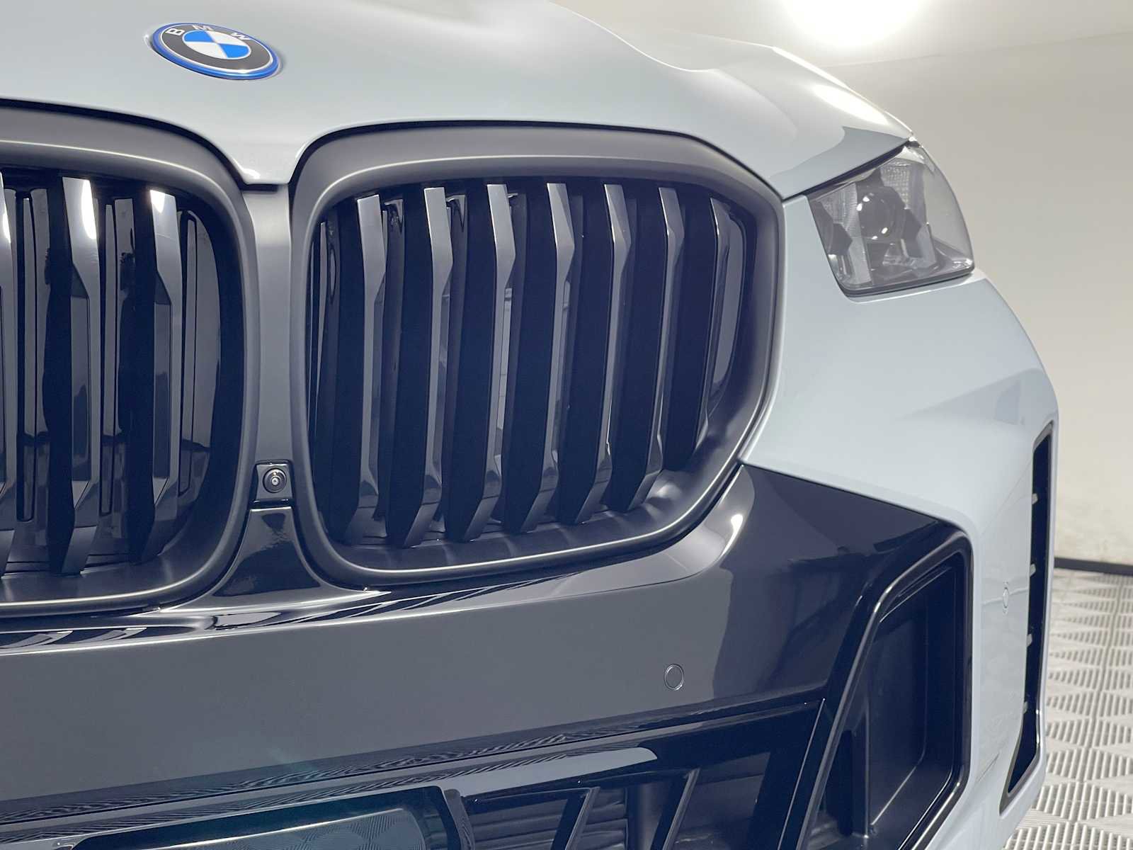 New 2026 BMW X5 xDrive50e w/ M Sport Package image 6