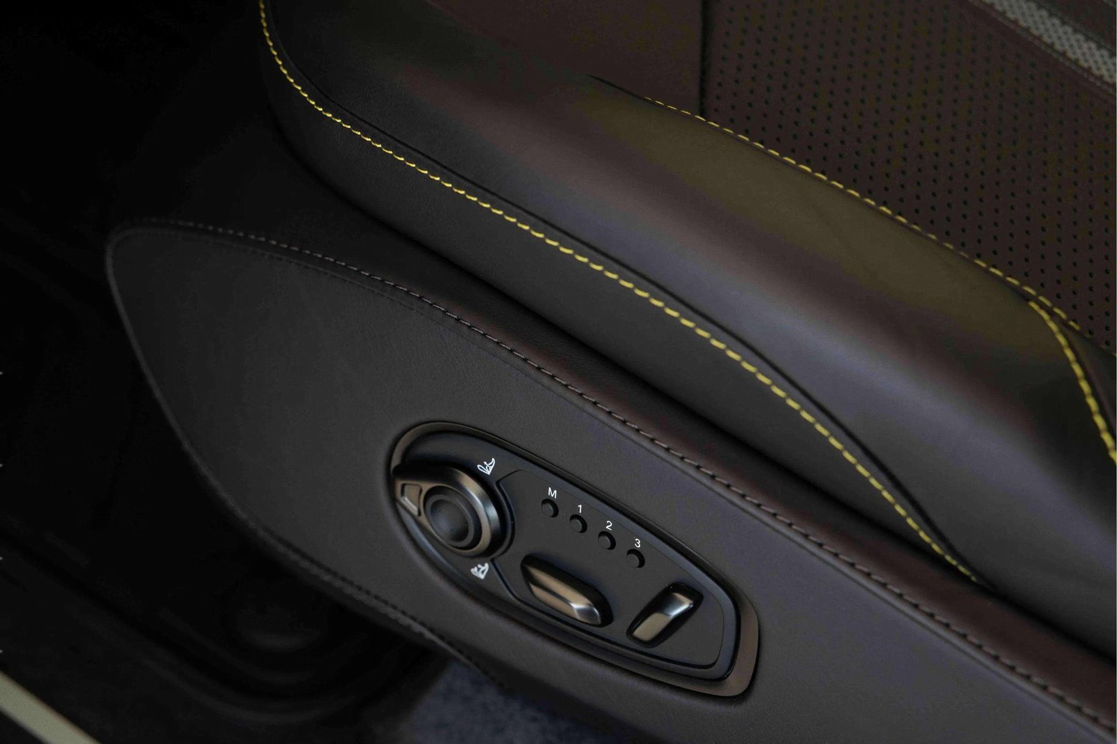 New 2025 Aston Martin DBX 707 image 20