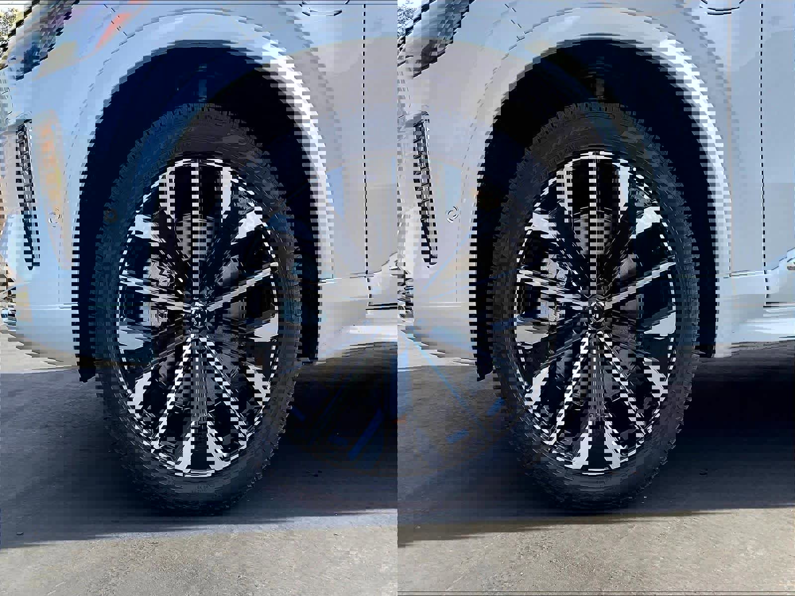 New 2026 Volvo XC90 T8 Ultra w/ Protection Package Premier image 14