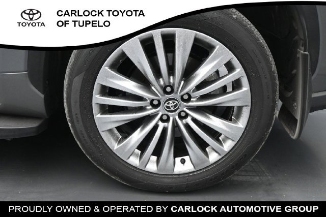 Used 2025 Toyota Highlander Platinum AWD/4WD image 17