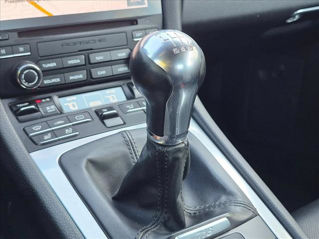 Used 2019 Porsche 718 Cayman RWD image 12