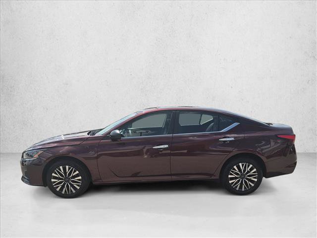 Used 2025 Nissan Altima 2.5 SV AWD/4WD image 9