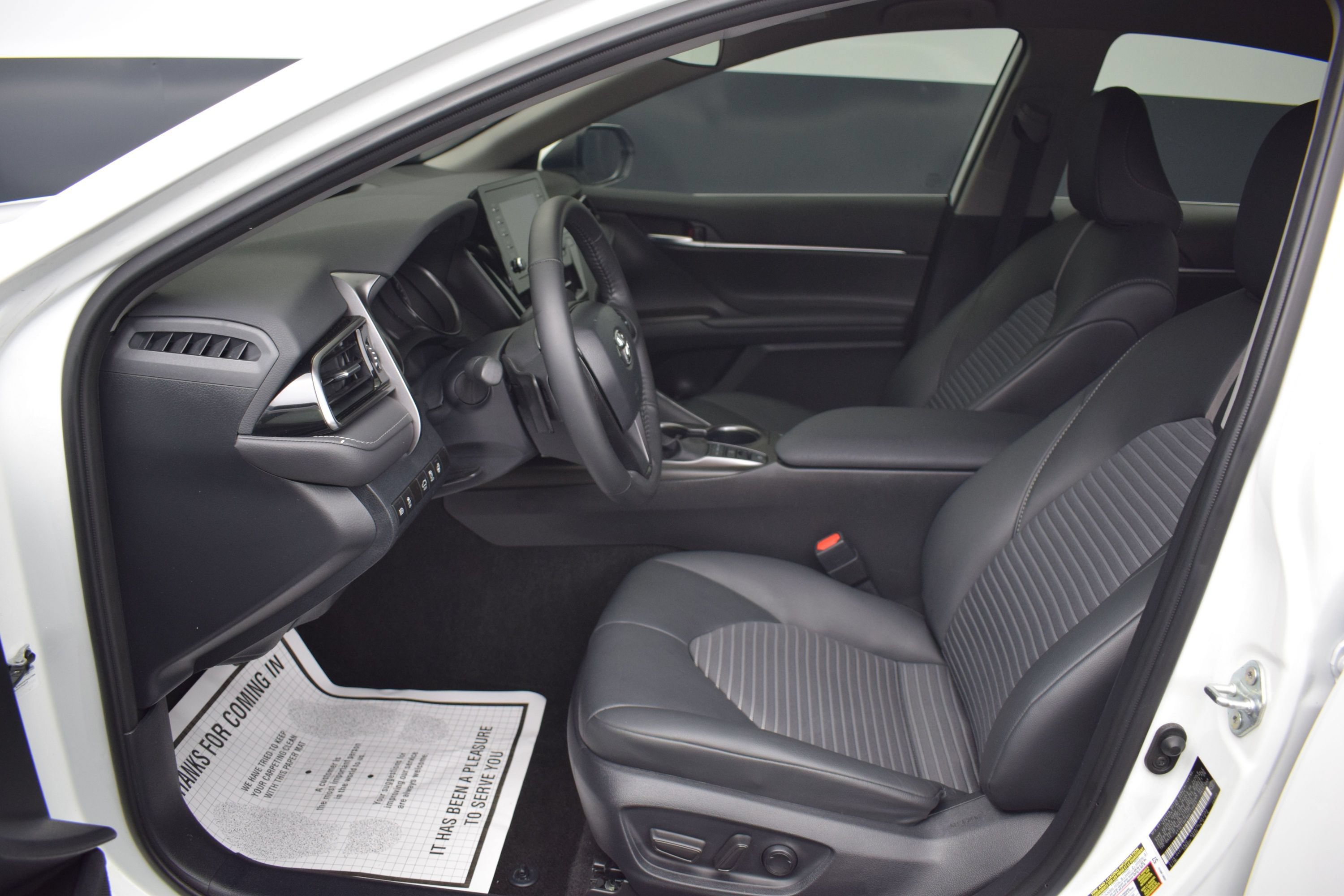Used 2024 Toyota Camry SE w/ Cold Weather Package AWD/4WD image 13