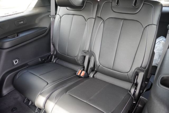 New 2025 Jeep Grand Cherokee L Limited w/ Luxury Tech Group II image 12