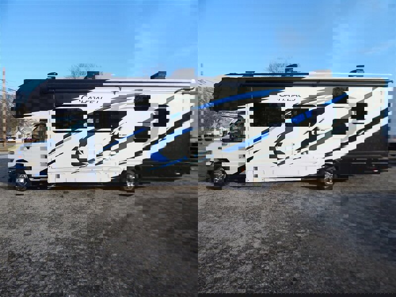 Used 2022 Ford E-450 and Econoline 450 Super Duty w/ Motorhome Prep Package image 1