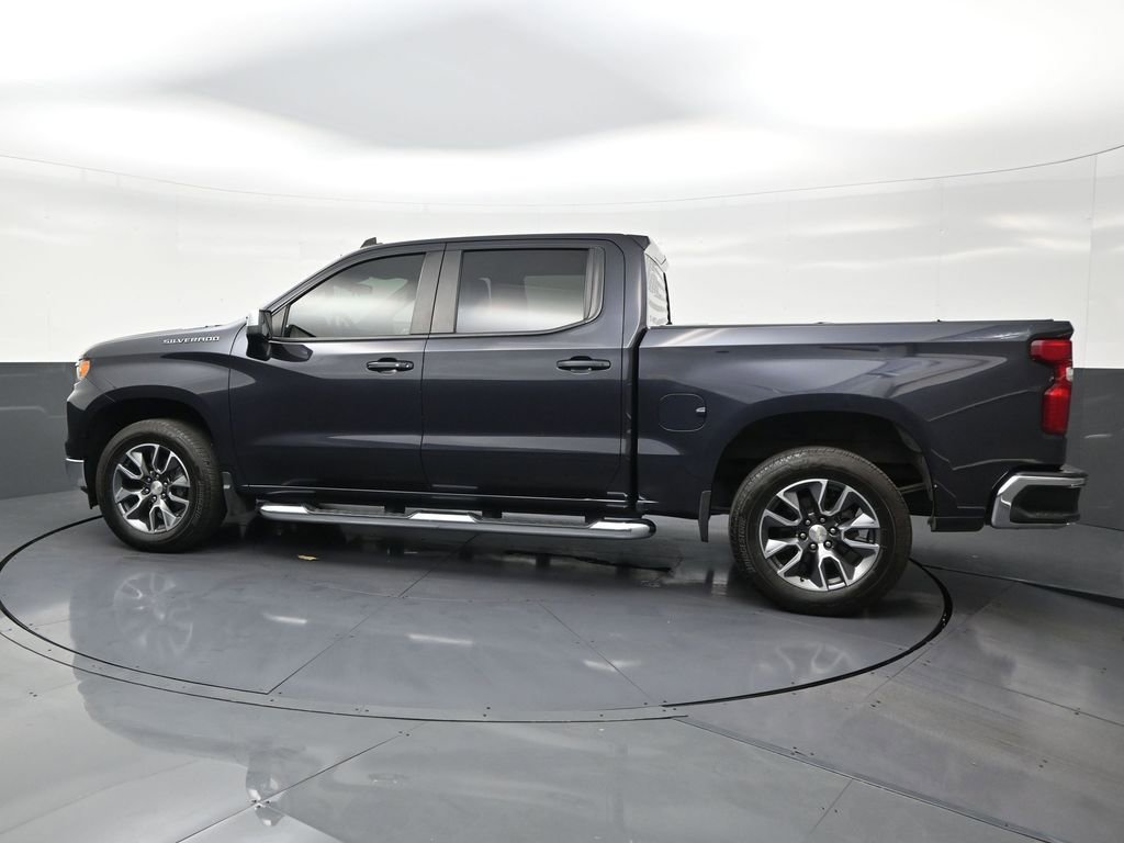 Used 2022 Chevrolet Silverado 1500 LT image 2