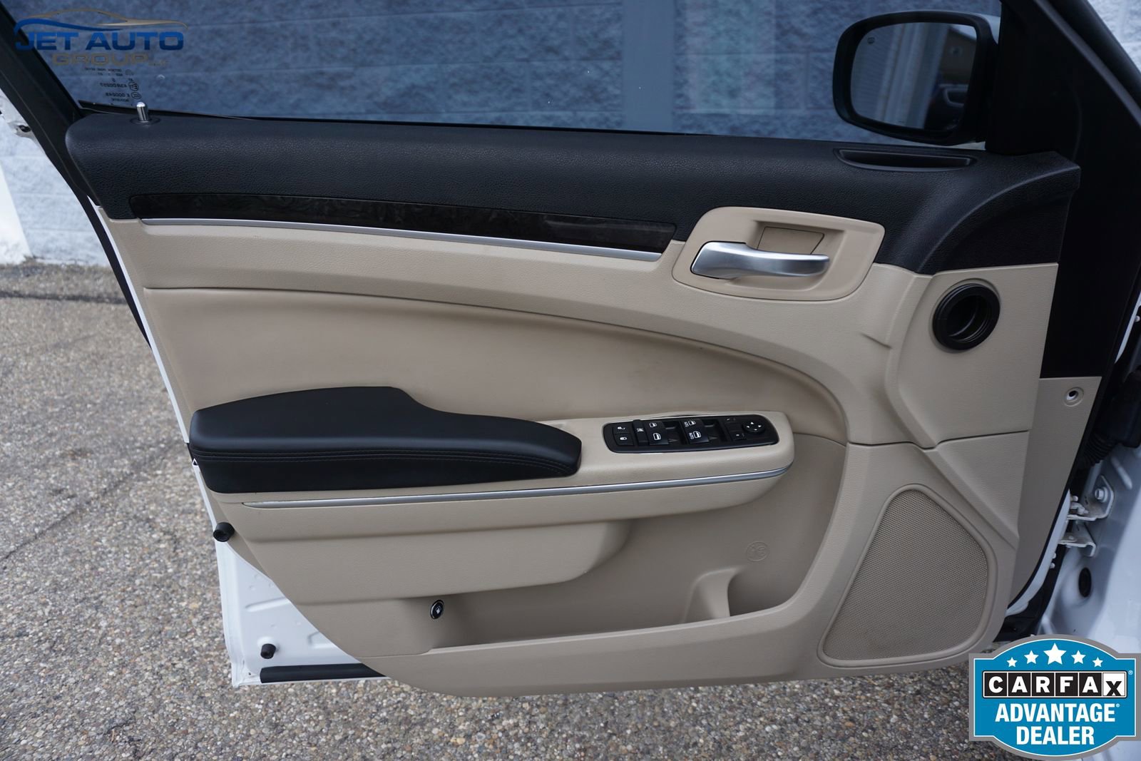 Used 2014 Chrysler 300 AWD w/ Driver Convenience Group image 24