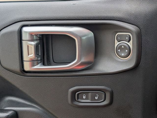 Used 2020 Jeep Wrangler Sport image 21