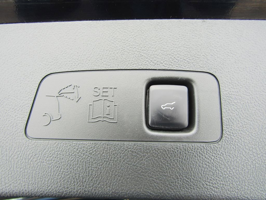 Used 2025 Lincoln Corsair Grand Touring w/ Equipment Group 301A AWD/4WD image 7