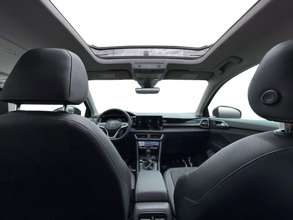 New 2025 Volkswagen Taos SE image 16
