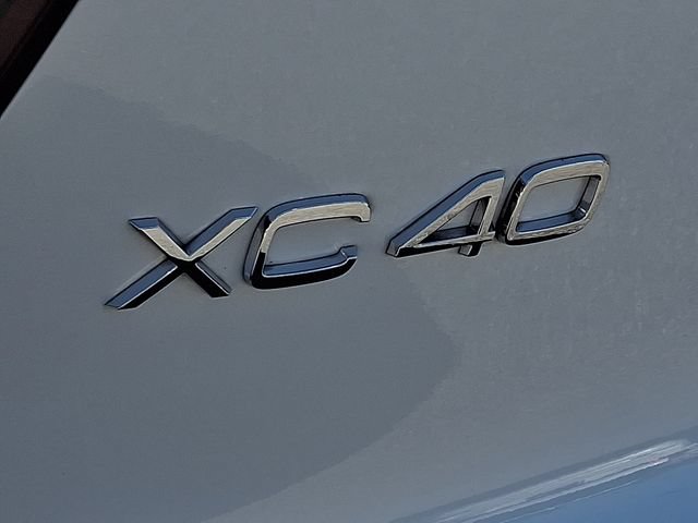 Certified 2024 Volvo XC40 B5 Ultimate w/ Protection Package Premier AWD/4WD image 32