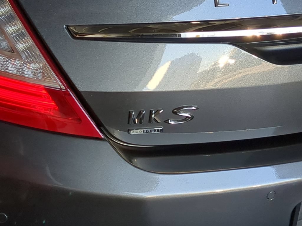 Used 2015 Lincoln MKS AWD w/ Equipment Group 201A image 16